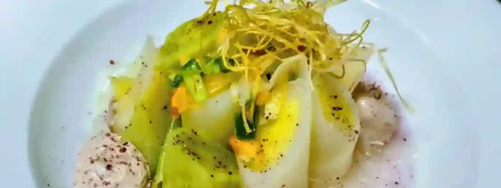 Plato de puerros del Restaurante Catachu de Pamplona