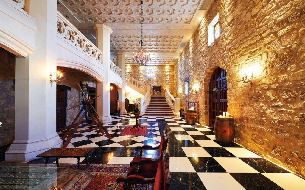 Bodegas Pago de Cirsus: hotel y restaurante