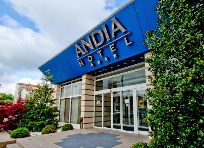 Entrada del Hotel Andia