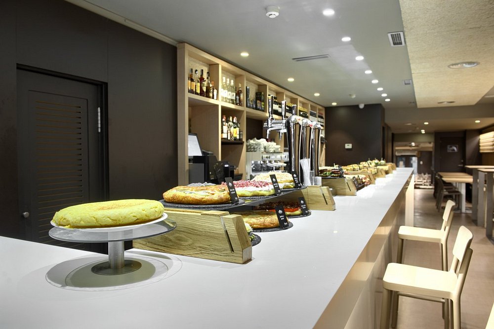 barra-de-pintxos-amplia