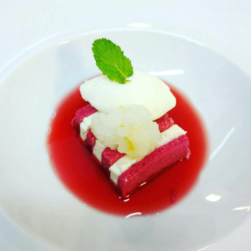 Restaurante Don Carlos - Postre Bizcocho Rojo