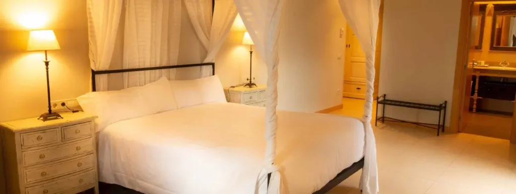 cama doble con dosel