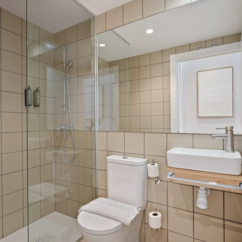 Baño de la habitación del Hostal