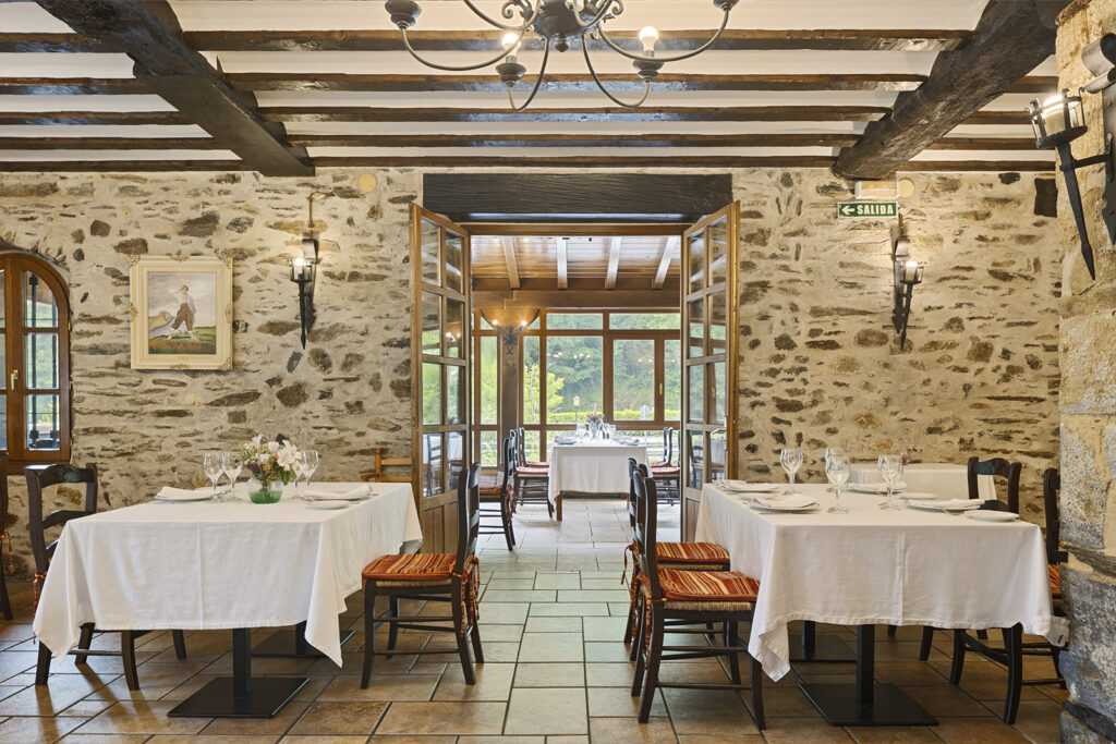 comedor del Restaurante Venta de Etxalar