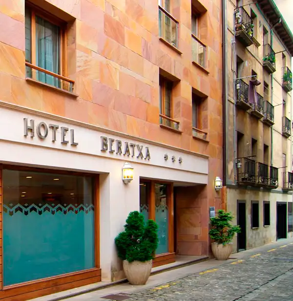 entrada al hotel beratxa de tafalla