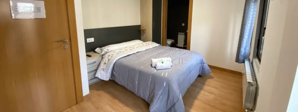 habitación-hostal-etayo-matrimonio
