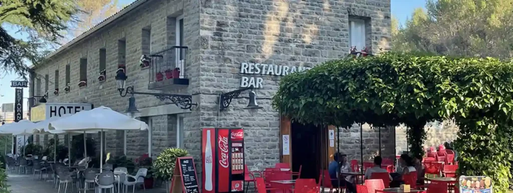 Exterior del hotel meson de javier