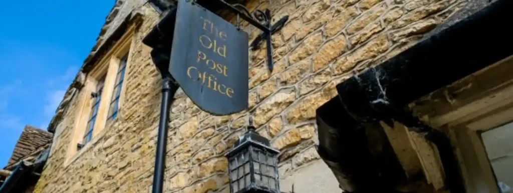 Fachada del Mesón de Pirineo de Pamplona