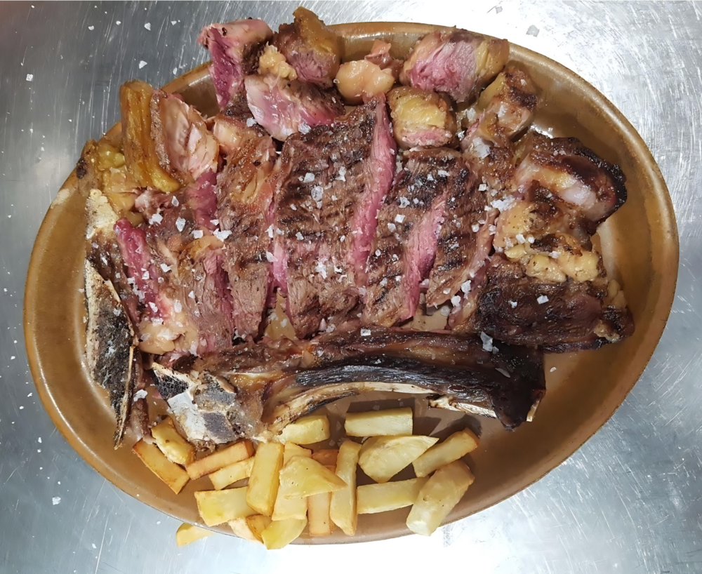 Chuleta asada con patatas