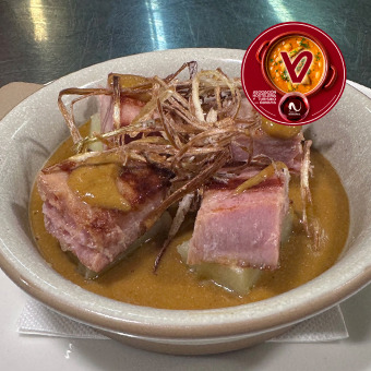 Marmitako de atún con bisque de marisco