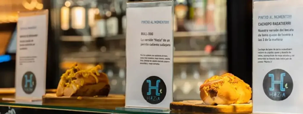 barra de Pinchos, con carta del local