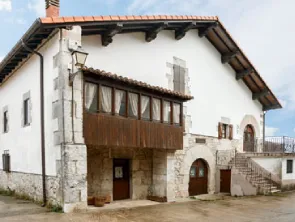 caserio de pueblo de piedra