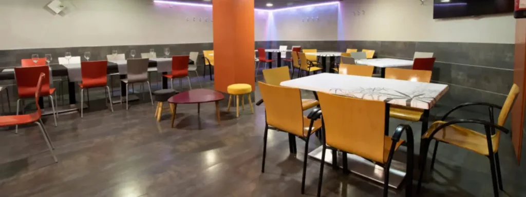 interior-bar-oro-falces