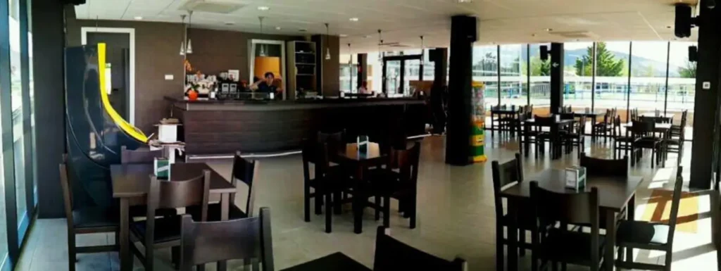 interior-bar-piscinas