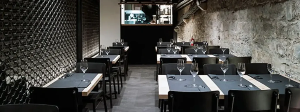 Restaurante de la planta inferior del local